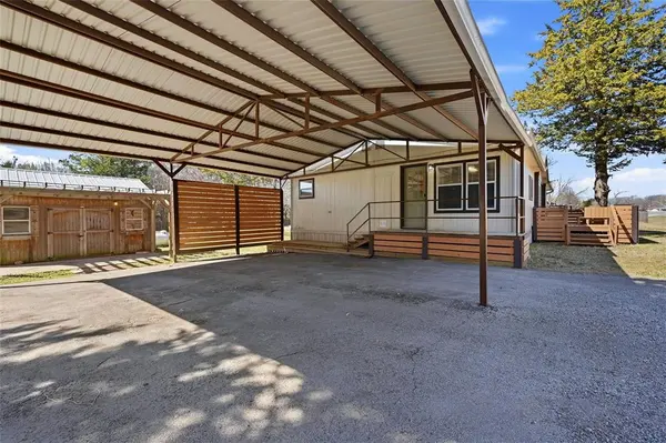 76 Forest Lane, Gordonville, TX 76245