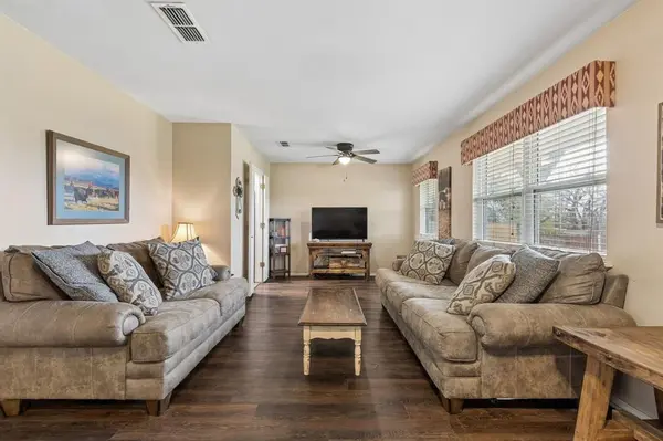 1087 County Road 2395, Alvord, TX 76225