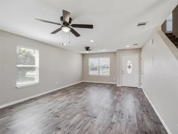 316 Spurlock Drive, Krum, TX 76249