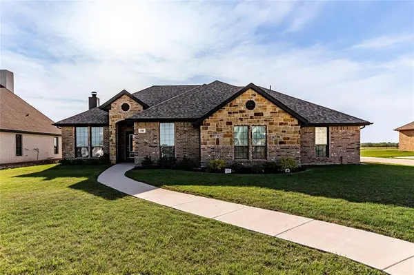 180 Lakecrest Drive, Muenster, TX 76252