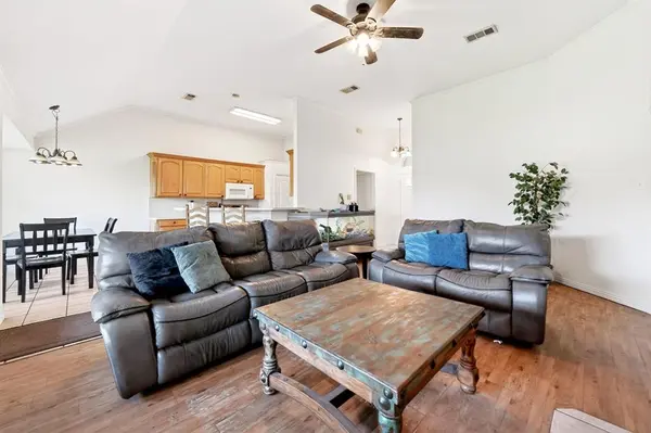 1608 Shelley Lane, Cleburne, TX 76033