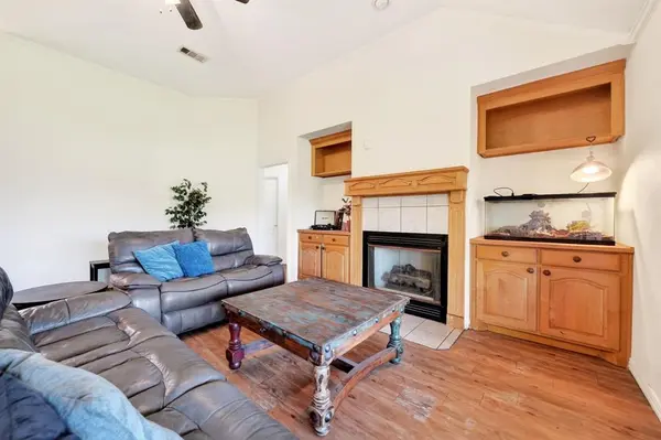 1608 Shelley Lane, Cleburne, TX 76033