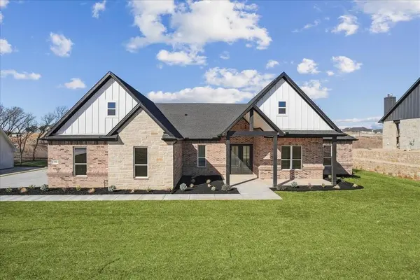 328 Slimp Bluff, Azle, TX 76020