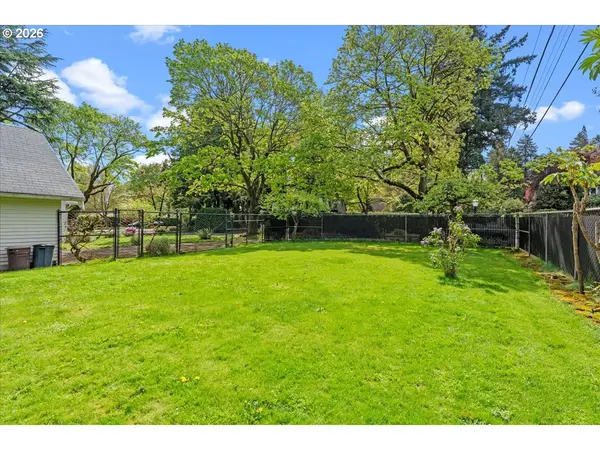 651 SE MANCHESTER PL, Portland, OR 97202