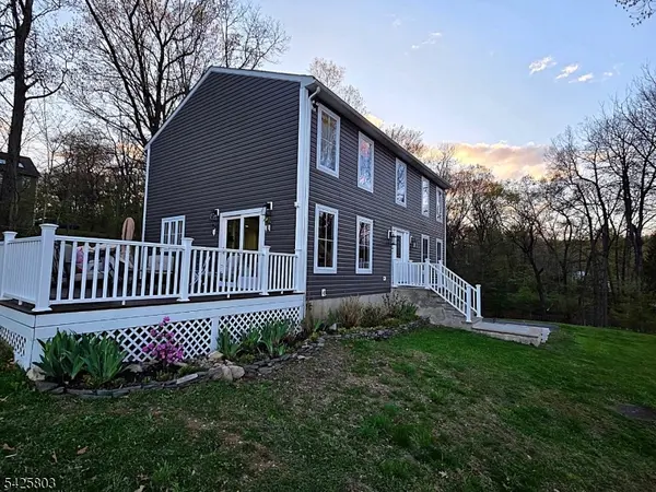 8 Danielle Dr, Liberty Twp., NJ 07838