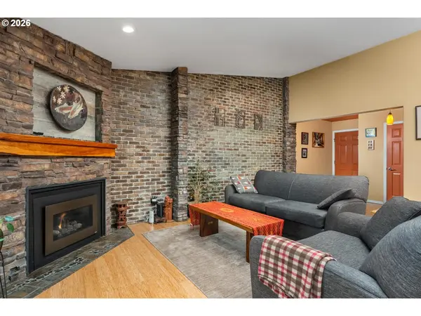 1840 REES HILL RD #19, Salem, OR 97306