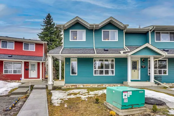 12 Queen Anne Close SE, Calgary, AB T2J 6N6