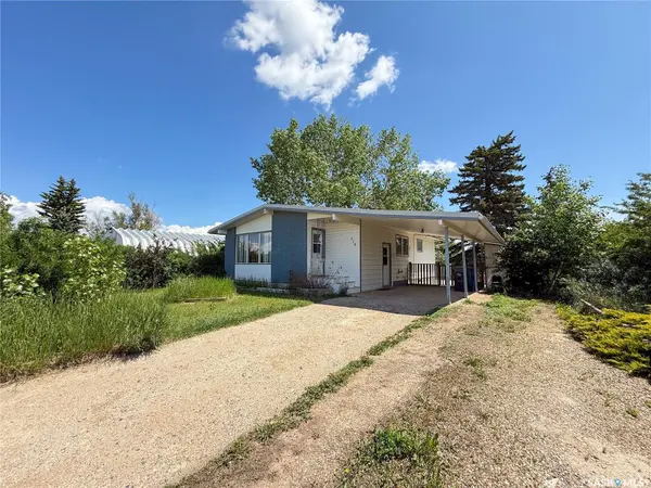 114-116 1st STREET E, Climax, SK S0N 0N0