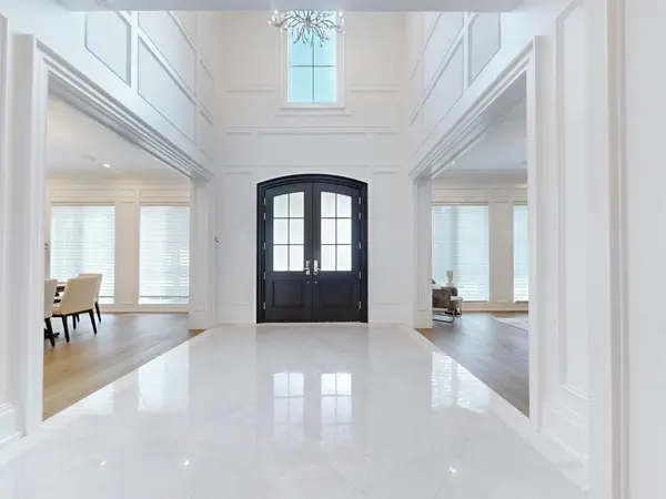 172 Burgundy DR, Oakville, ON L6J 4G1