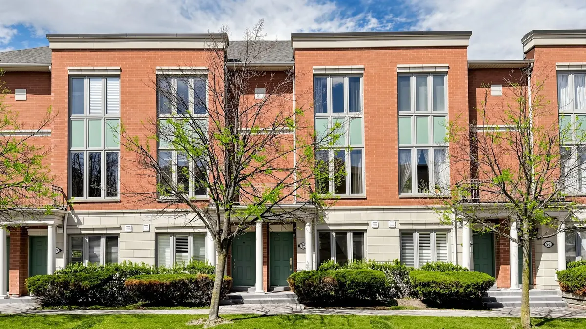 72 Suncrest BLVD, Markham, ON L3T 7Y1