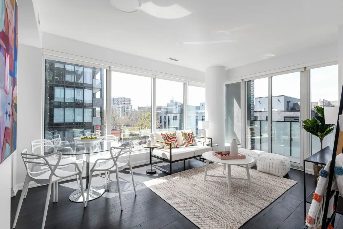 4208 Dundas ST W #301, Toronto W08, ON M8X 0B2