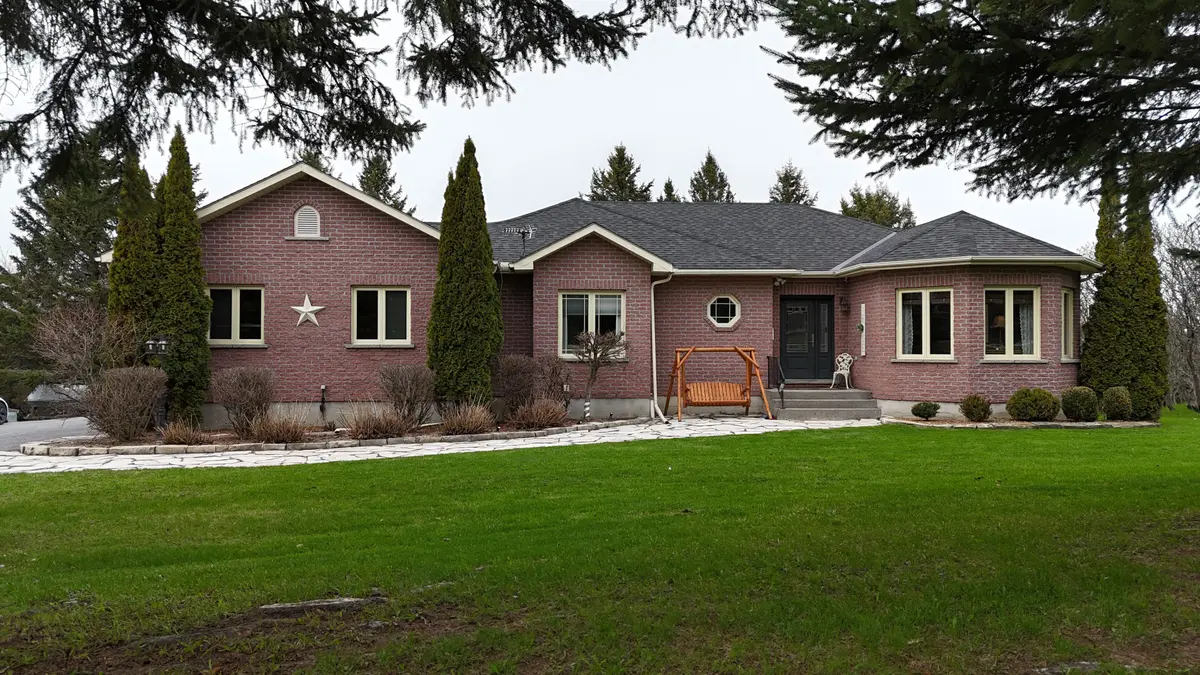 108 Grayrock CRES, Front Of Leeds & Seeleys Bay, ON K7G 2V4