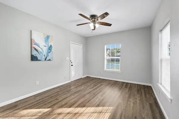 717 E Davis Avenue, Fort Worth, TX 76104