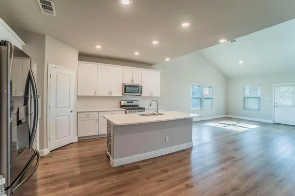 3317 EVENING View, Aubrey, TX 76227