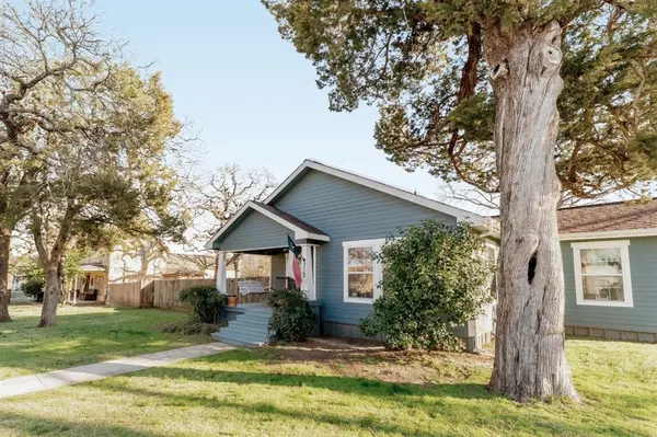 713 W Spring Street, Weatherford, TX 76086