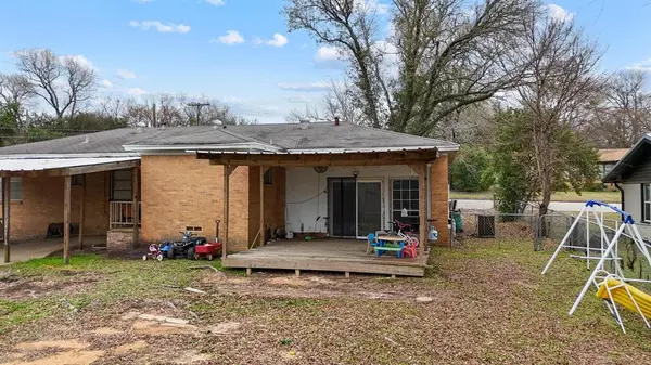 700 Powderhorn Drive, Athens, TX 75751