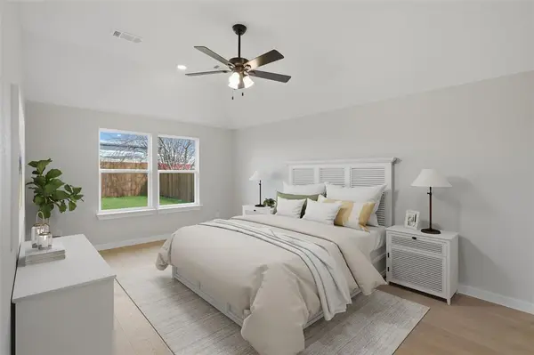 407 E Boyd Avenue, Boyd, TX 76023