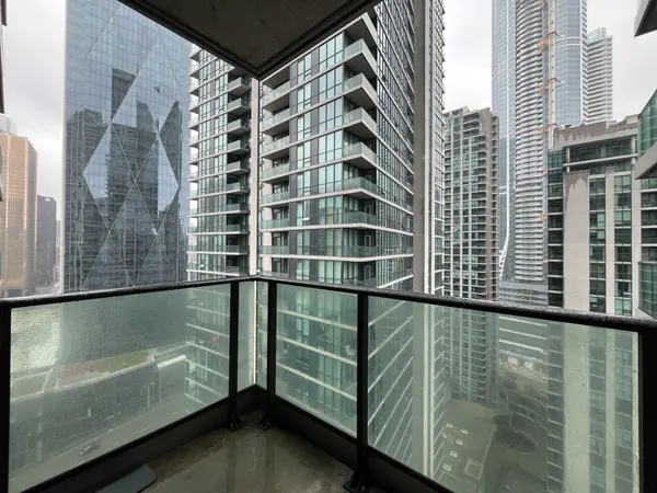 33 Bay ST #2305, Toronto C01, ON M5J 2Z3