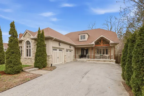 583 Park CRES, Pickering, ON L1W 2E1