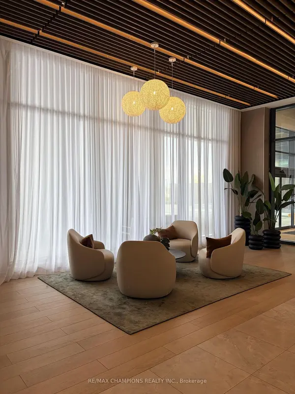 15 Skyridge DR #1505, Brampton, ON L6P 4S3