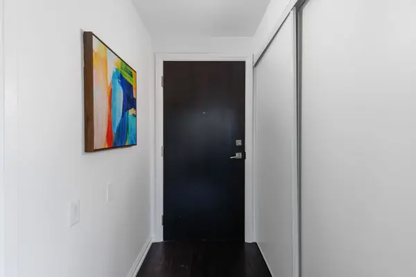 4208 Dundas ST W #301, Toronto W08, ON M8X 0B2