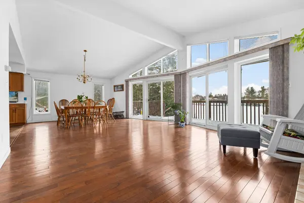 17 Stanley RD, Kawartha Lakes, ON K0M 2T0