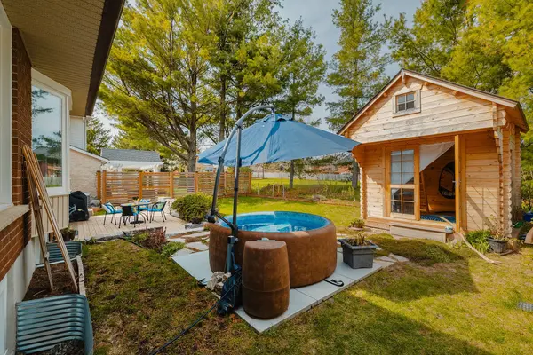 312 Faraday CT, Waterloo, ON N2L 6A6