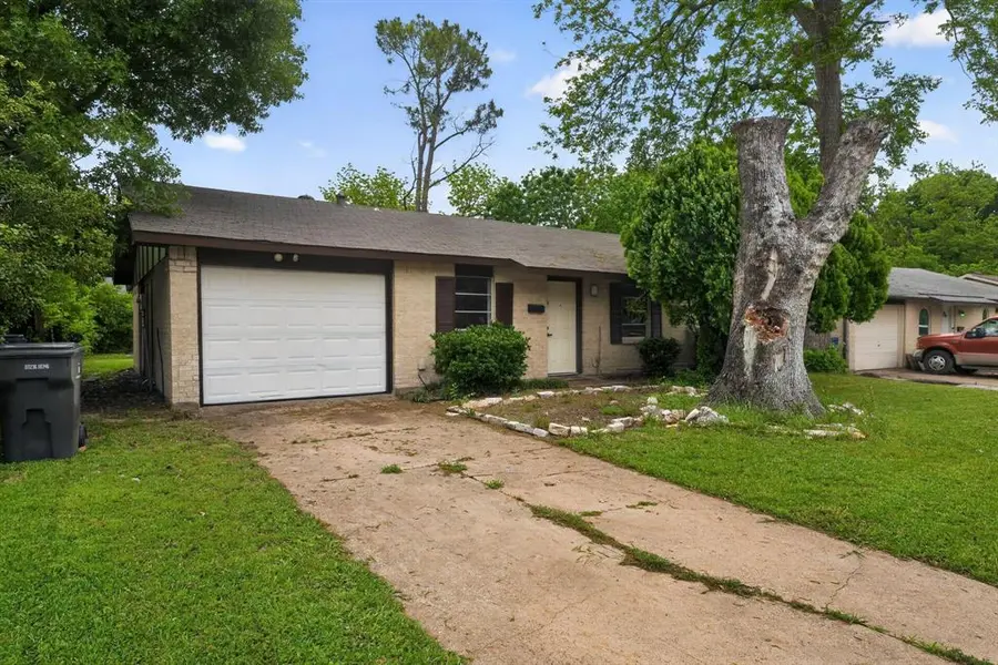 302 Independence Drive, Garland, TX 75043
