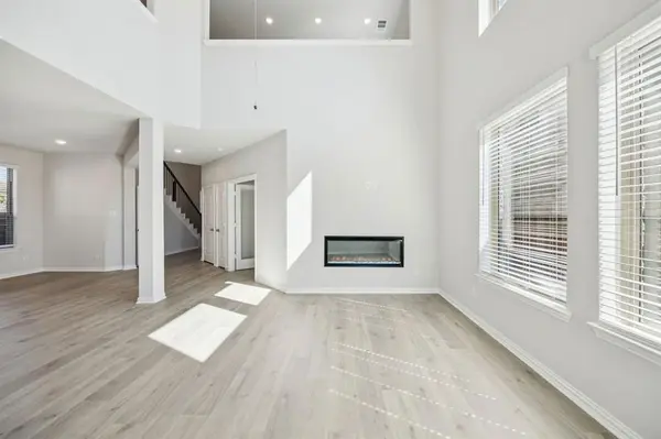 2101 Lone Oak Trail, Mesquite, TX 75181