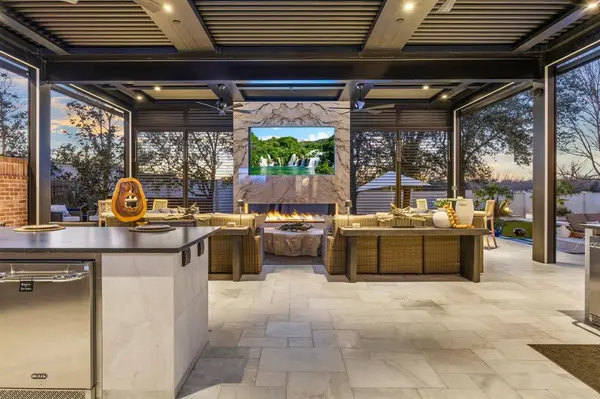 702 S White Chapel Boulevard, Southlake, TX 76092