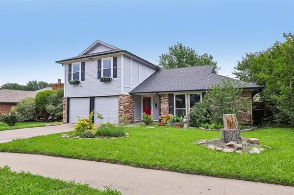 1105 Parkhill Avenue, Saginaw, TX 76179