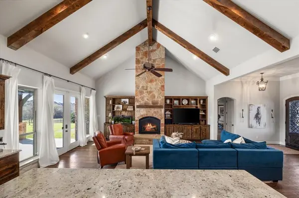 7817 Bella Flora Drive, Fort Worth, TX 76126