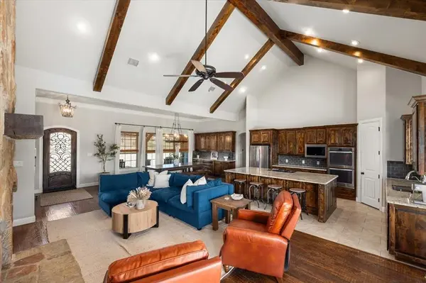 7817 Bella Flora Drive, Fort Worth, TX 76126