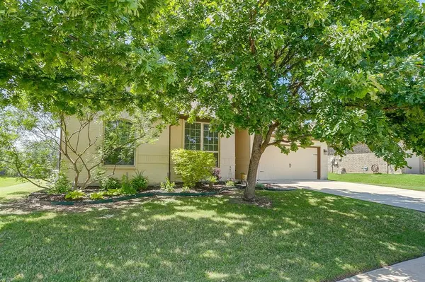 3936 Brookdale Road, Benbrook, TX 76116