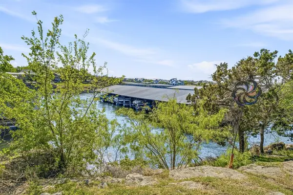 3301 LaVilla Road, Graford, TX 76449