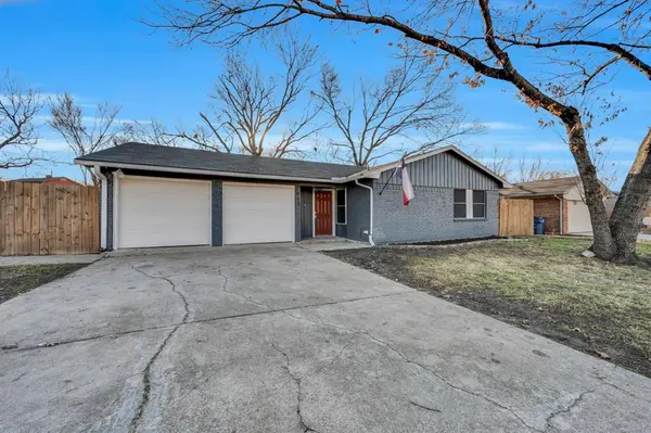 512 Virginia Avenue, Waxahachie, TX 75165