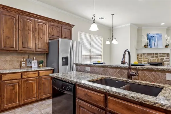 210 Donna Circle, Granbury, TX 76049