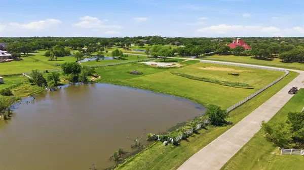 900 Show Master Court, Bartonville, TX 76226