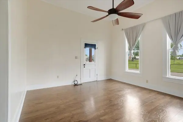 310 E 3rd St., Mount Pleasant, TX 75455