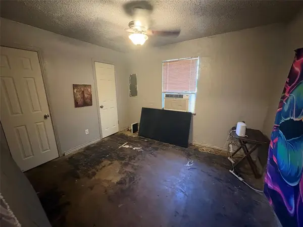 6720 Trailwood Drive, Forest Hill, TX 76140