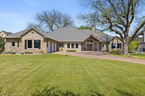 1302 E Baja Court, Granbury, TX 76048
