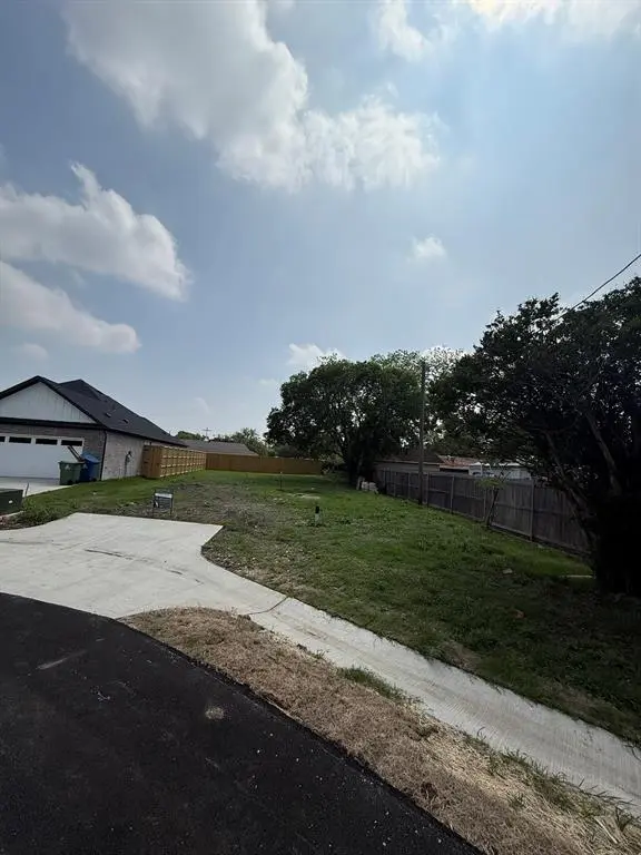 4604 Red Bud Court, The Colony, TX 75056