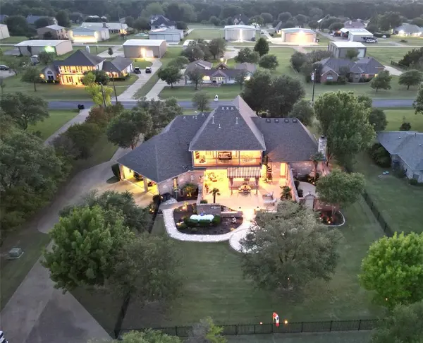 2930 Falcon Way, Midlothian, TX 76065