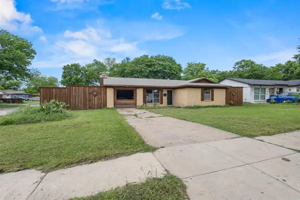 1201 Juanita Street, Mesquite, TX 75149