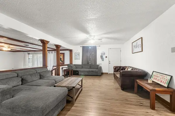 5757 Parkside Court, Granbury, TX 76048