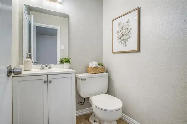 919 Southloop Drive, Duncanville, TX 75137