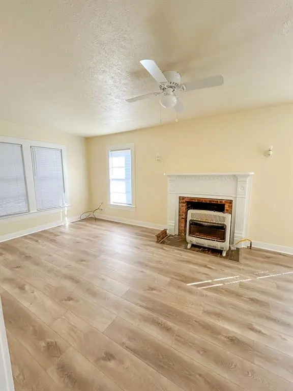 104 E Shoemaker #A, Decatur, TX 76234