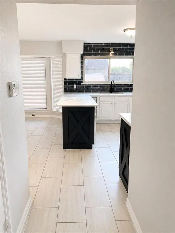 4301 Hudson Avenue, Grand Prairie, TX 75052