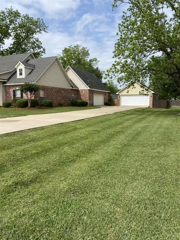 5814 Caspiana Lane, Bossier City, LA 71112