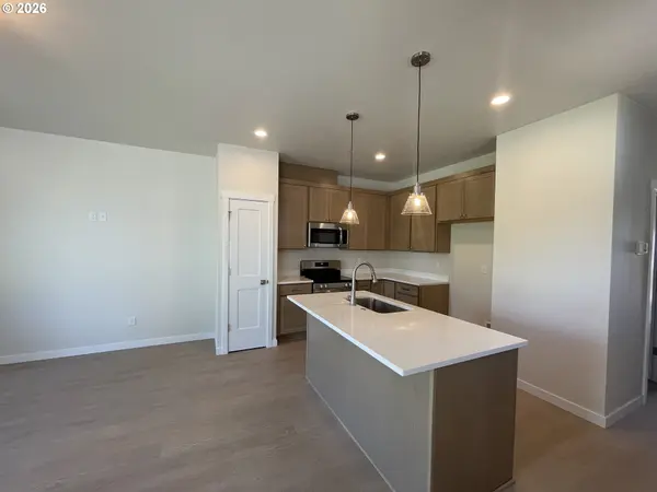 20751 NE Thompson TER, Fairview, OR 97024